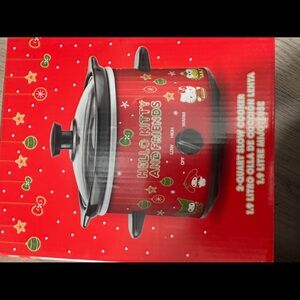 HELLO KITTY AND FRIENDS 2-QUART SLOW COOKER